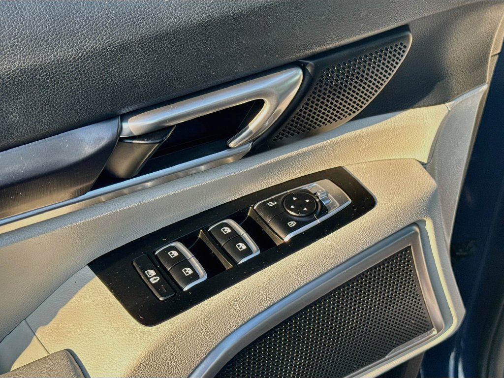 Certified 2024 Kia Telluride S w/ S Sunroof Package AWD/4WD image 21