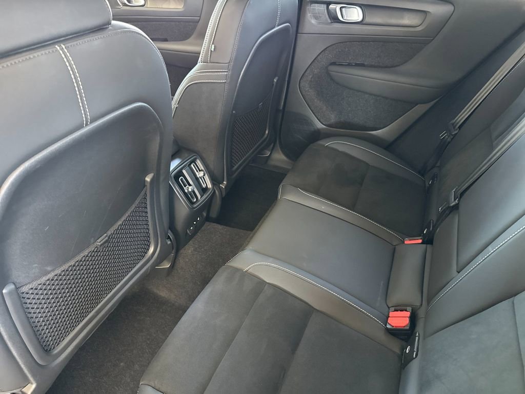 Certified 2023 Volvo C40 P8 Recharge Ultimate image 11