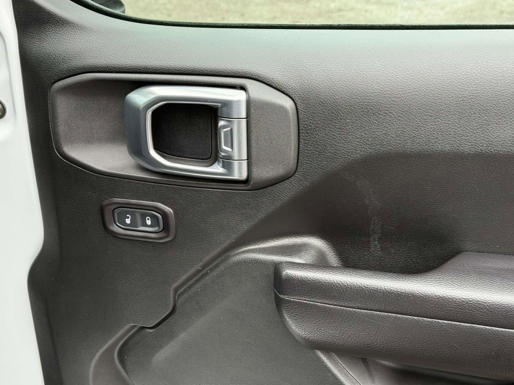 Used 2018 Jeep Wrangler Sport S image 8