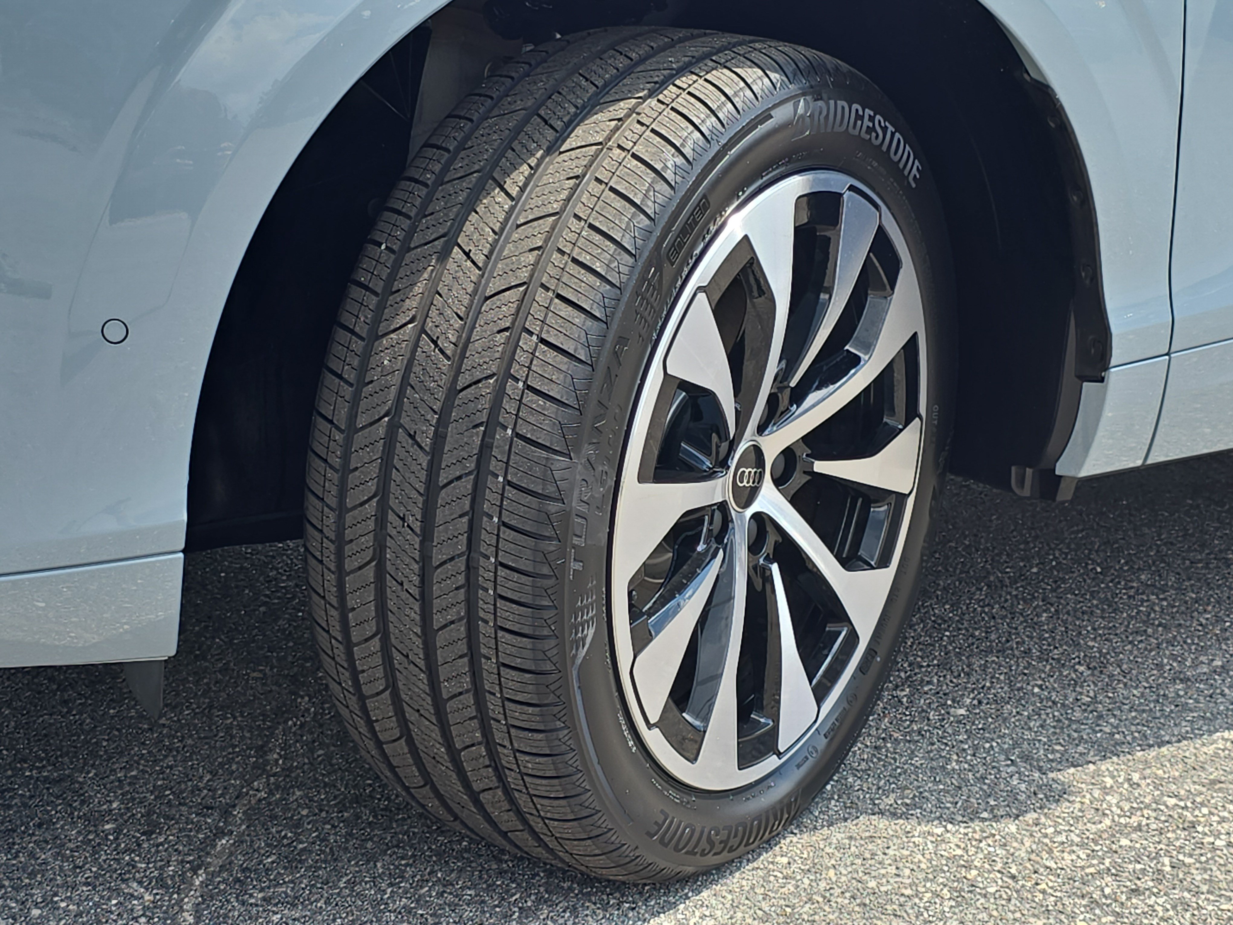 New 2026 Audi Q3 quattro 2.0T AWD/4WD image 33