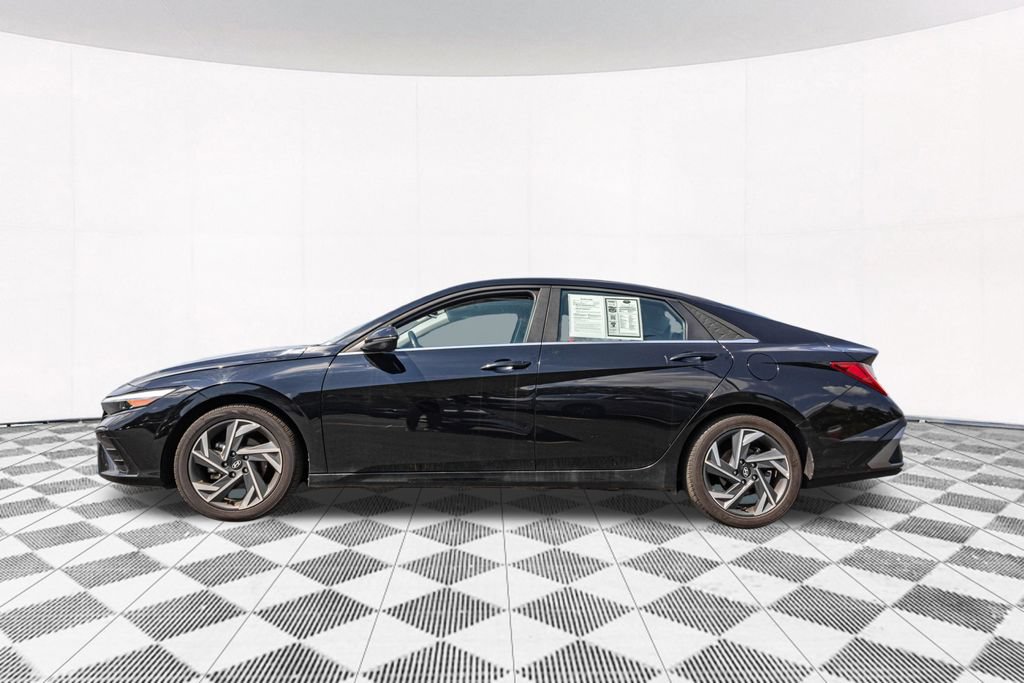 Certified 2024 Hyundai Elantra Limited FWD image 7