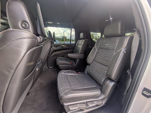 Used 2023 Cadillac Escalade ESV Premium Luxury Platinum AWD/4WD image 14