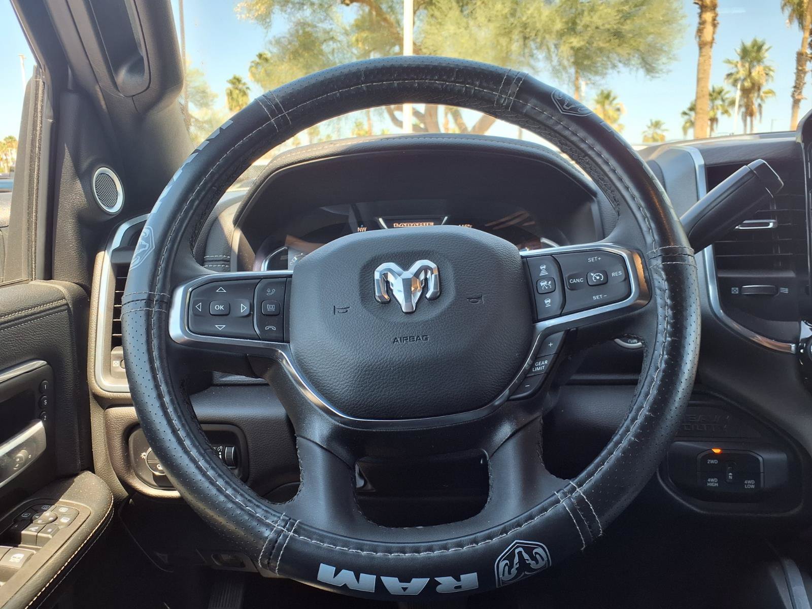 Used 2025 RAM 3500 Laramie AWD/4WD image 17