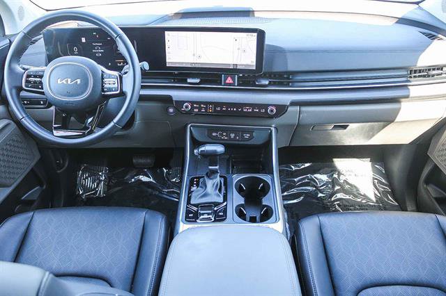 Used 2025 Kia Carnival SX image 12