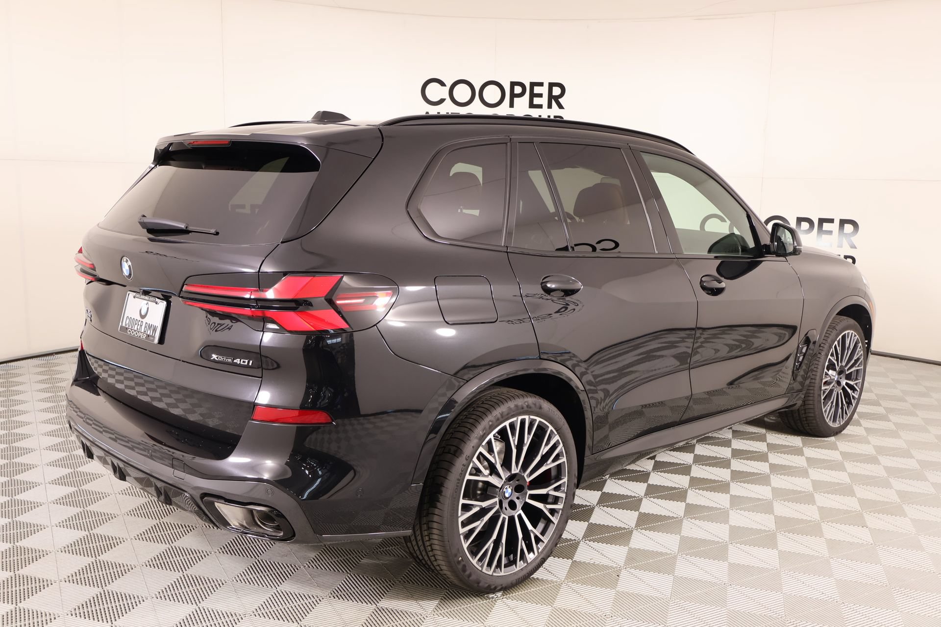 New 2026 BMW X5 xDrive40i w/ M Sport Package AWD/4WD image 21