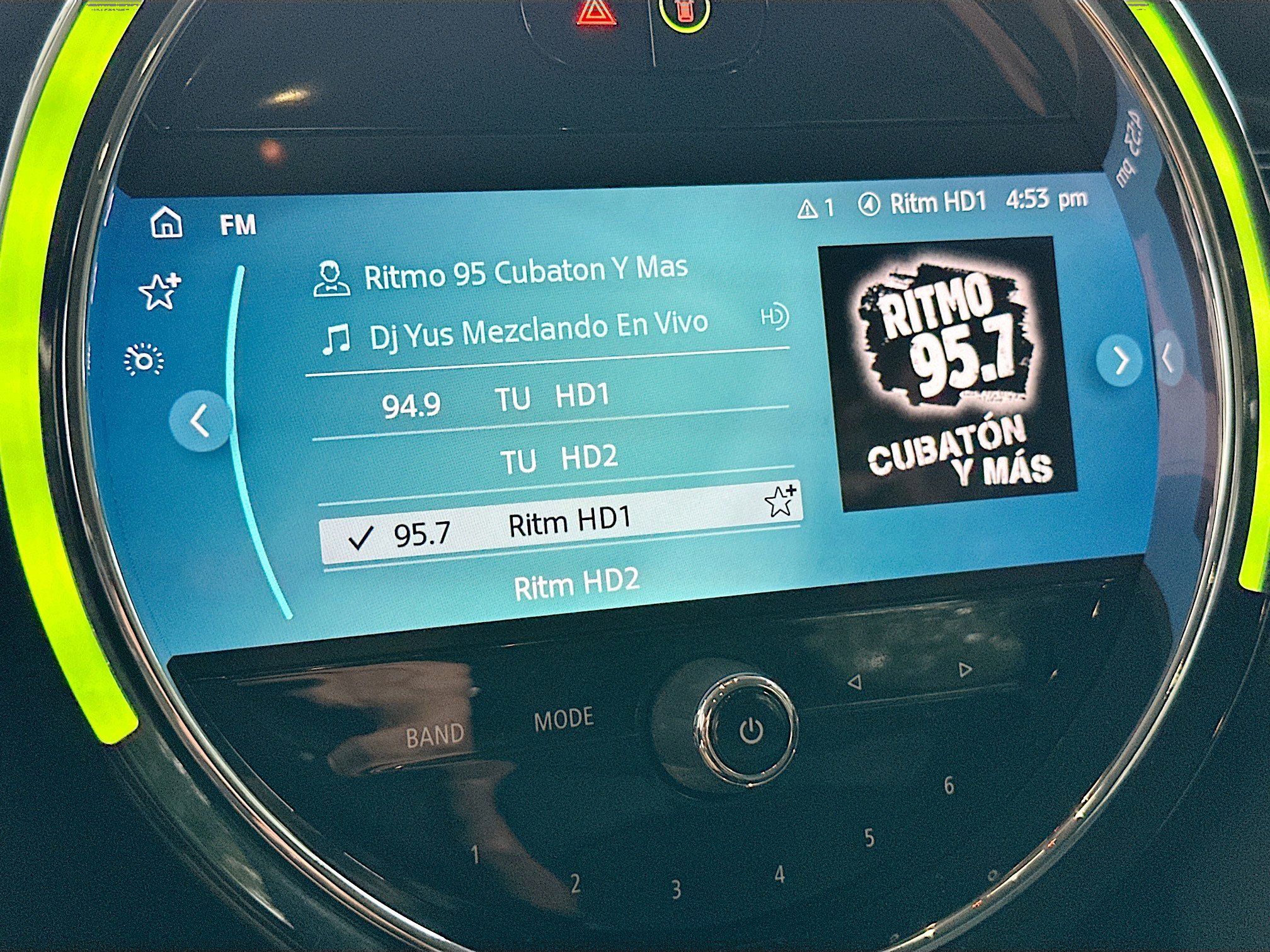 Used 2022 MINI Cooper 4-Door Hardtop image 14