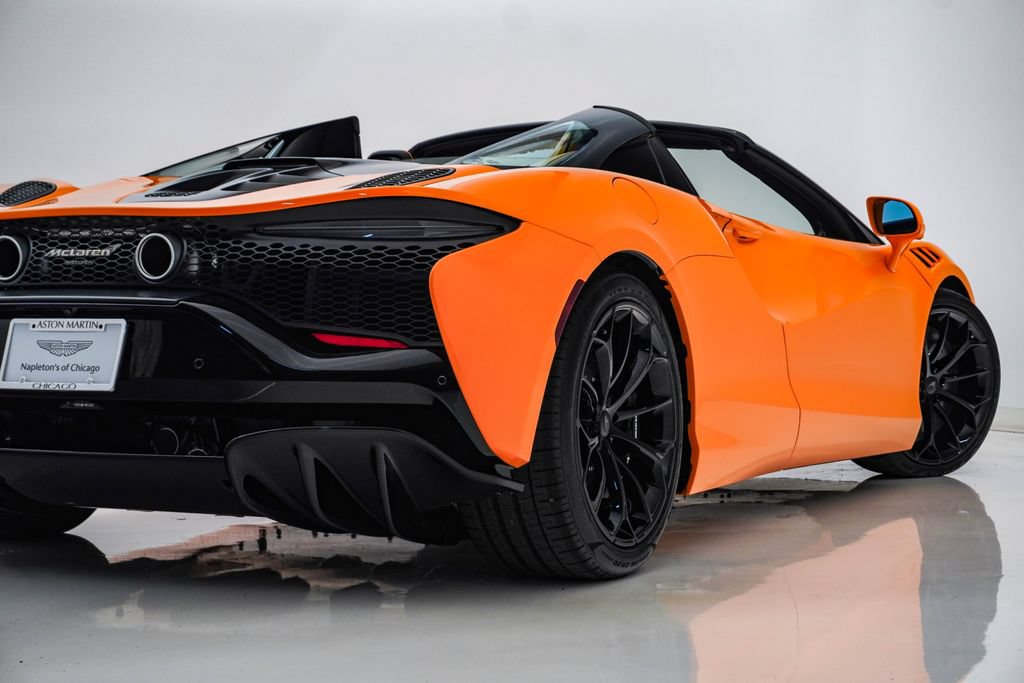 Used 2026 McLaren Artura Spider RWD image 13