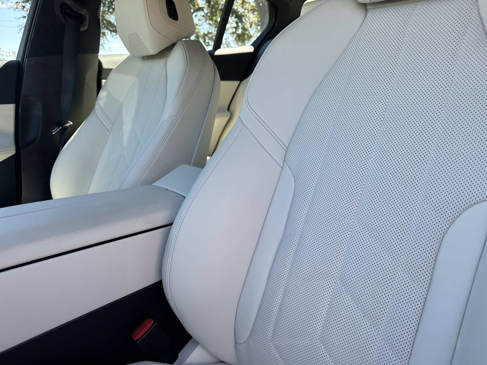 Certified 2025 BMW 530i w/ M Sport Package image 19