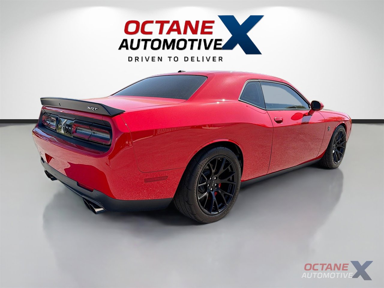 Used 2016 Dodge Challenger SRT Hellcat image 7
