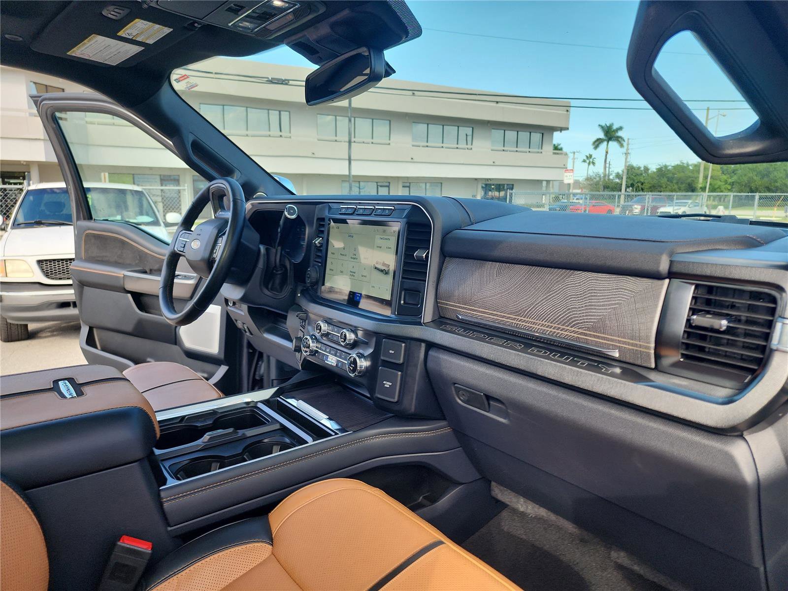 Used 2023 Ford F250 Platinum w/ Tremor Off-Road Package image 28