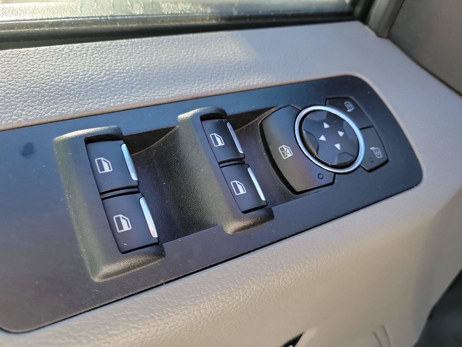 Used 2015 Ford F150 XLT AWD/4WD image 19