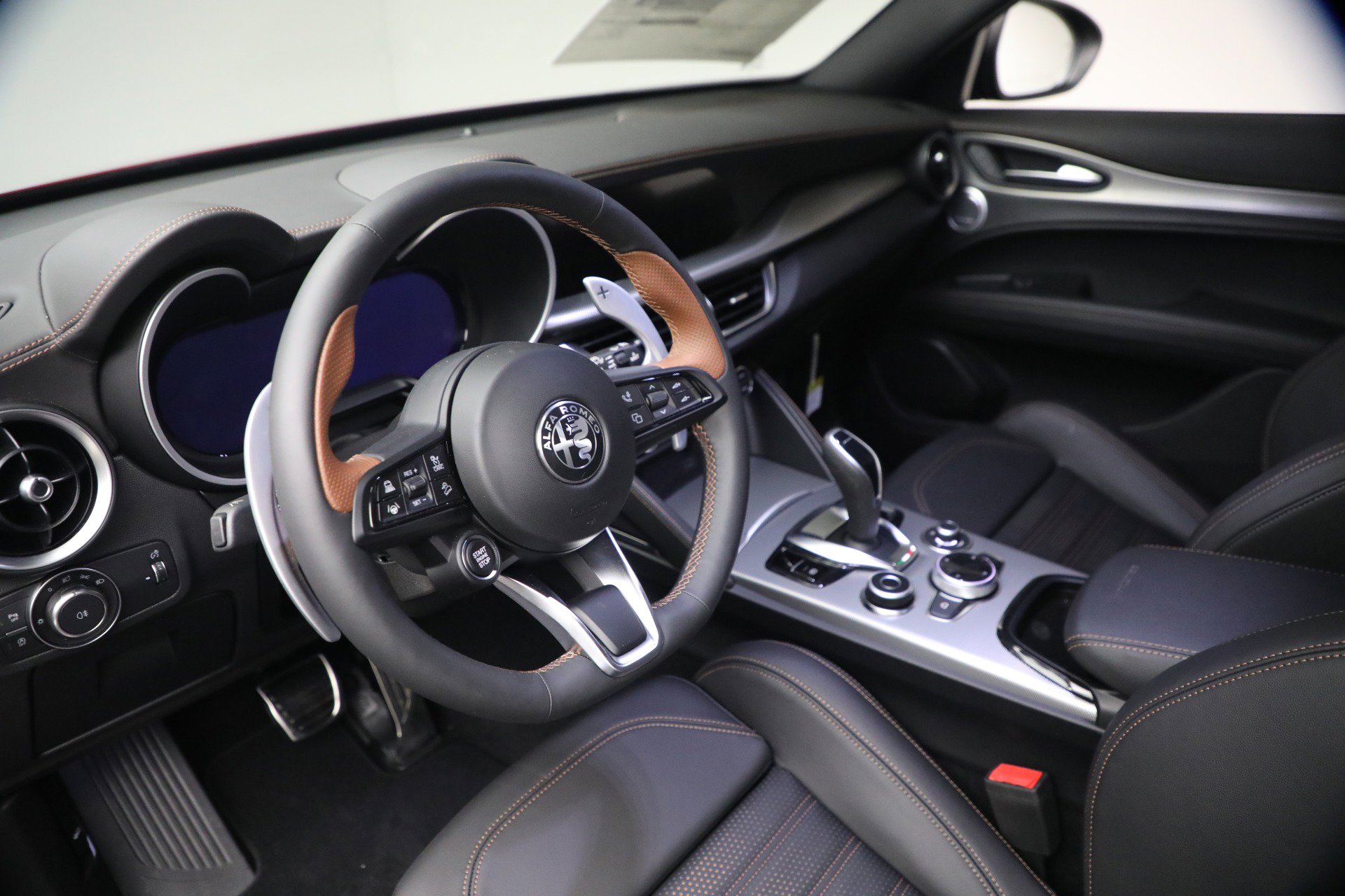 New 2025 Alfa Romeo Stelvio Sprint image 21