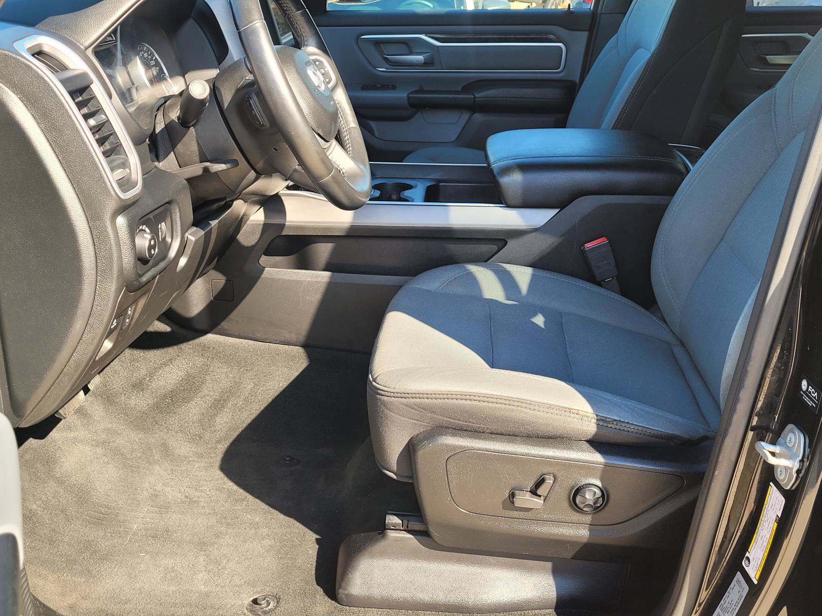 Used 2021 RAM 1500 Big Horn AWD/4WD image 3