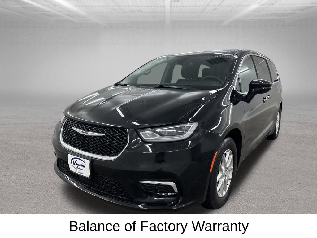 Used 2025 Chrysler Pacifica Select FWD image 7
