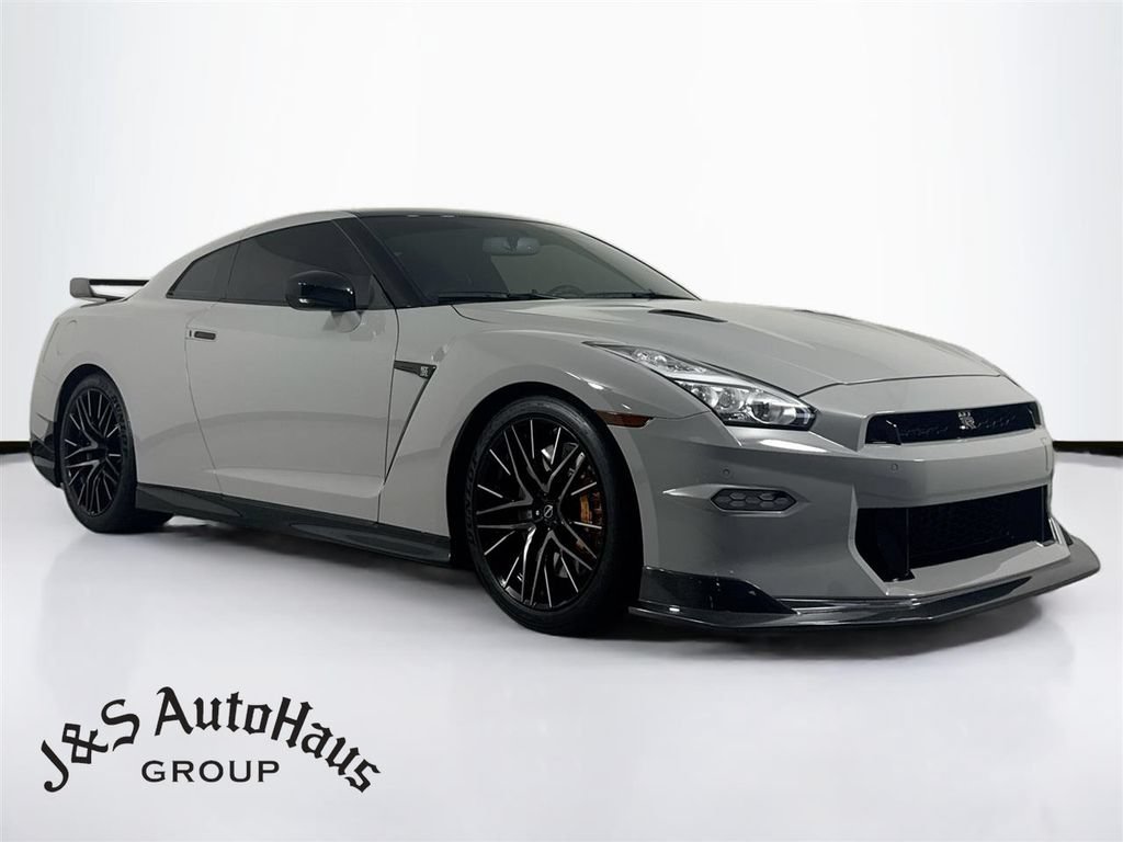 Used 2024 Nissan GT-R Premium w/ Premium Interior Package AWD/4WD image 1