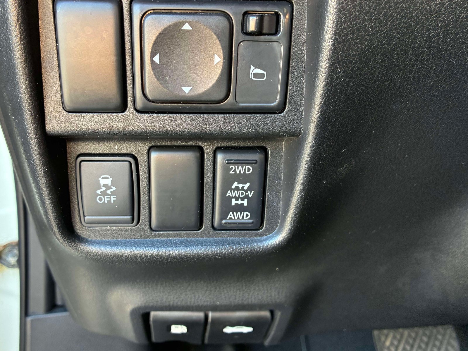 Used 2012 Nissan Juke SL AWD/4WD image 25