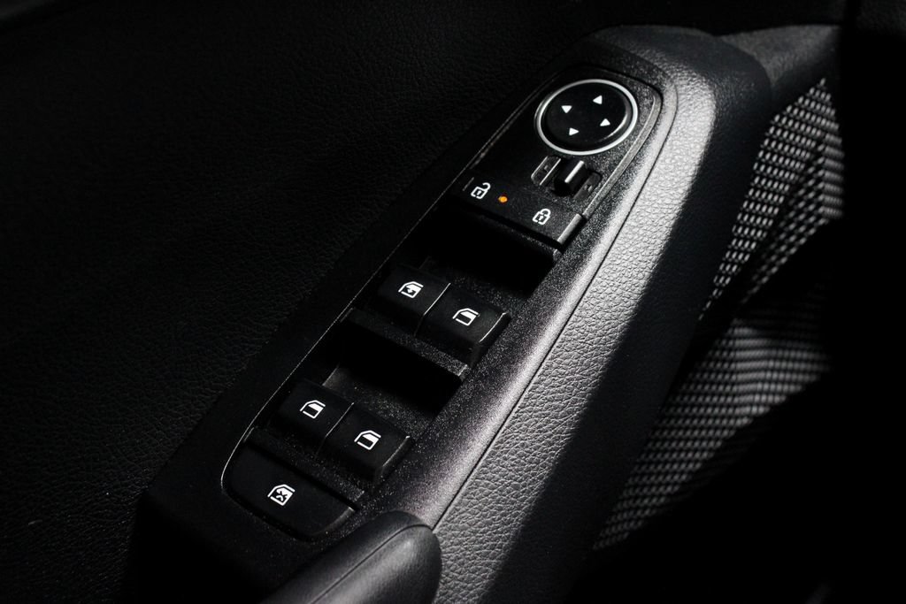Used 2024 Kia Seltos LX AWD/4WD image 23