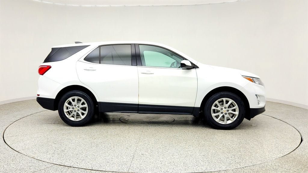 Used 2020 Chevrolet Equinox LT w/ Driver Convenience Package FWD image 4