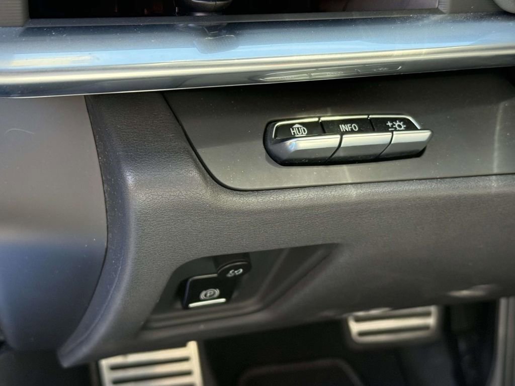 Used 2021 Chevrolet Corvette Stingray Preferred Cpe w/ 2LT image 19