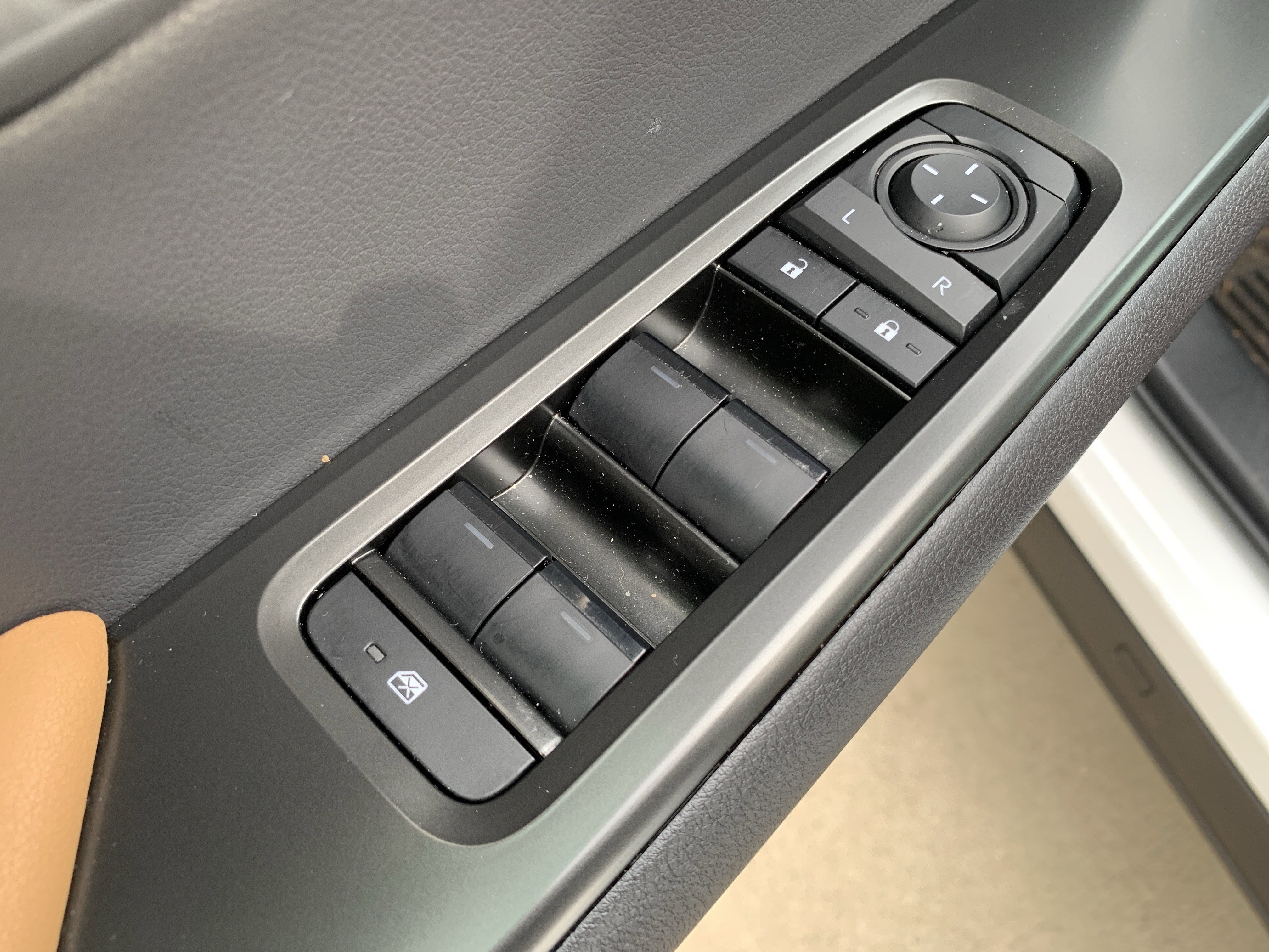 Certified 2025 Lexus UX 300h FWD w/ Cold Area Package image 15