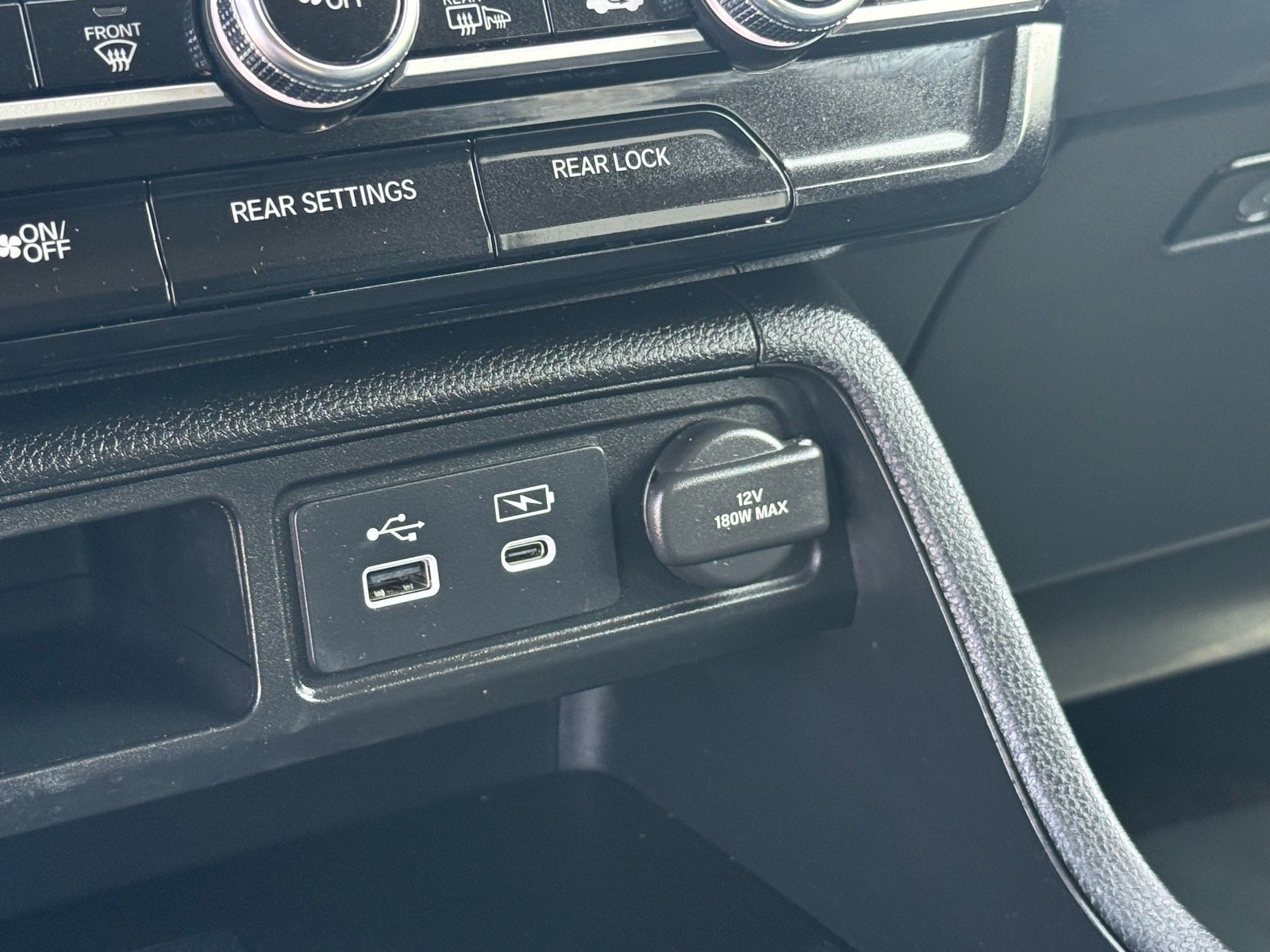 Used 2025 Honda Pilot EX-L image 24