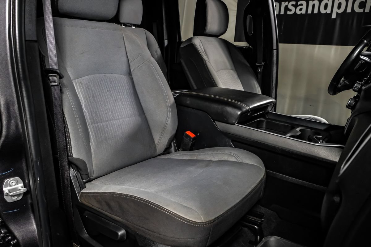 Used 2024 RAM 3500 Big Horn w/ Heated Seats & Wheel Group AWD/4WD image 29