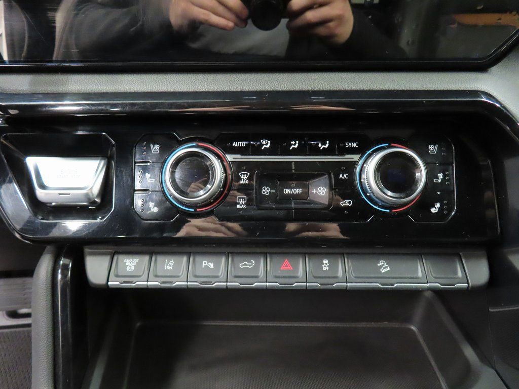 Used 2025 GMC Sierra 2500 AT4 AWD/4WD image 49