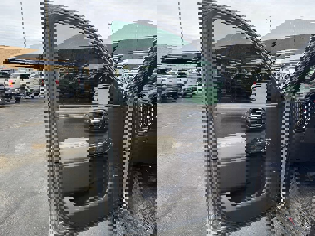 Used 2020 Chevrolet Silverado 1500 LT Trail Boss image 6