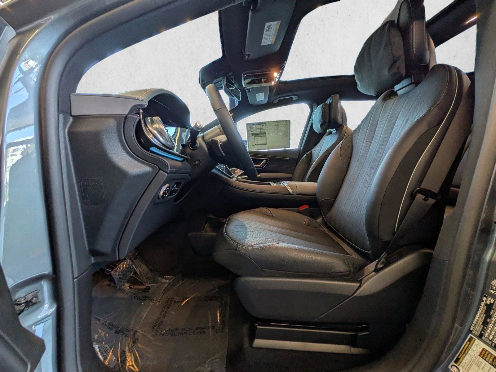 New 2026 Mercedes-Benz EQS 400 4MATIC SUV image 4