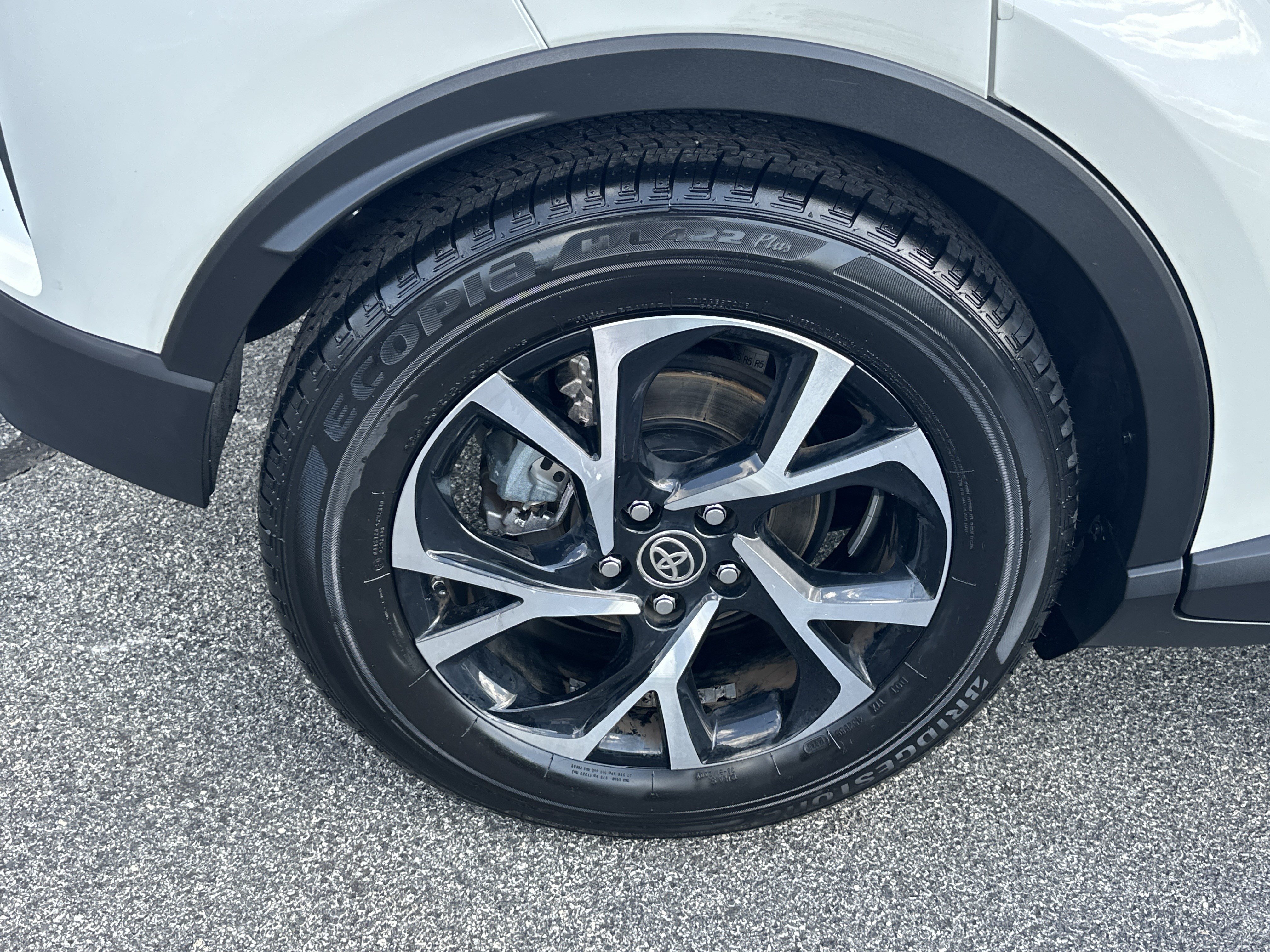 Used 2021 Toyota C-HR XLE FWD image 19