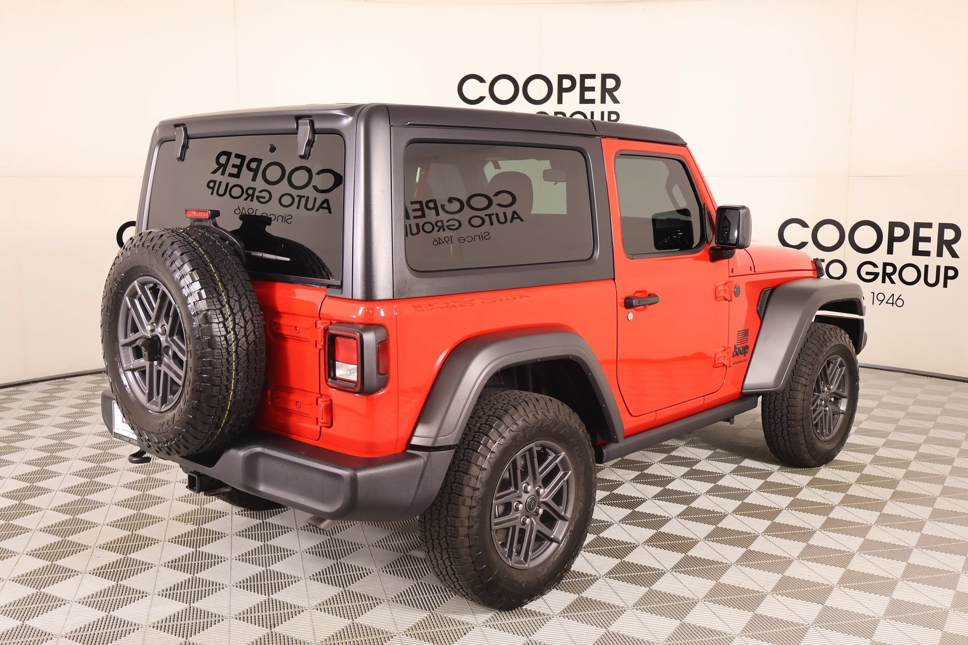 Used 2025 Jeep Wrangler Sport AWD/4WD image 19
