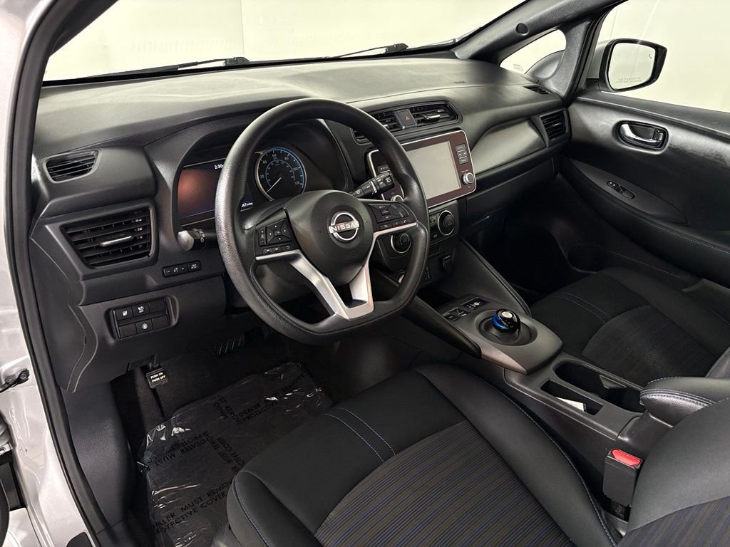 Used 2025 Nissan Leaf S FWD image 17