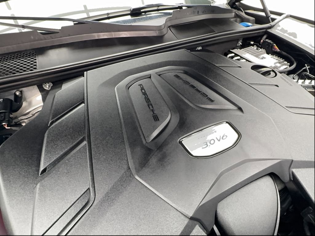 Used 2023 Porsche Cayenne Platinum Edition image 19