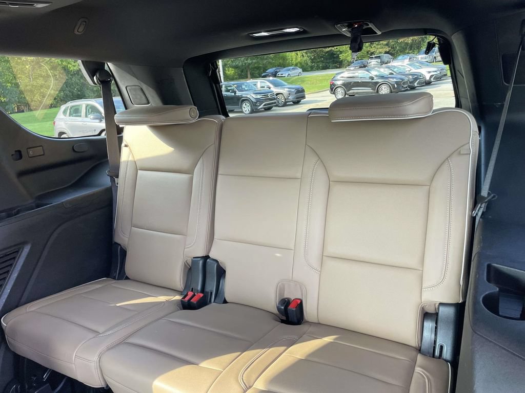 Used 2021 Chevrolet Tahoe Premier w/ Premium Package AWD/4WD image 15
