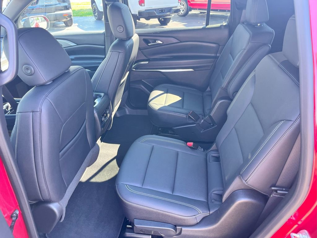 Certified 2025 Chevrolet Traverse LT image 18