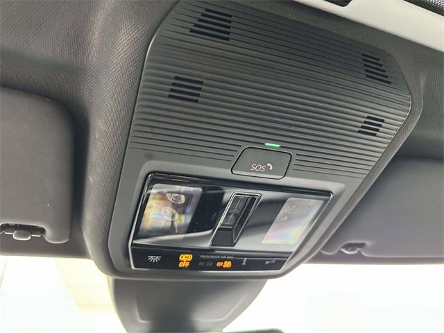 Certified 2022 Volkswagen Golf R image 31