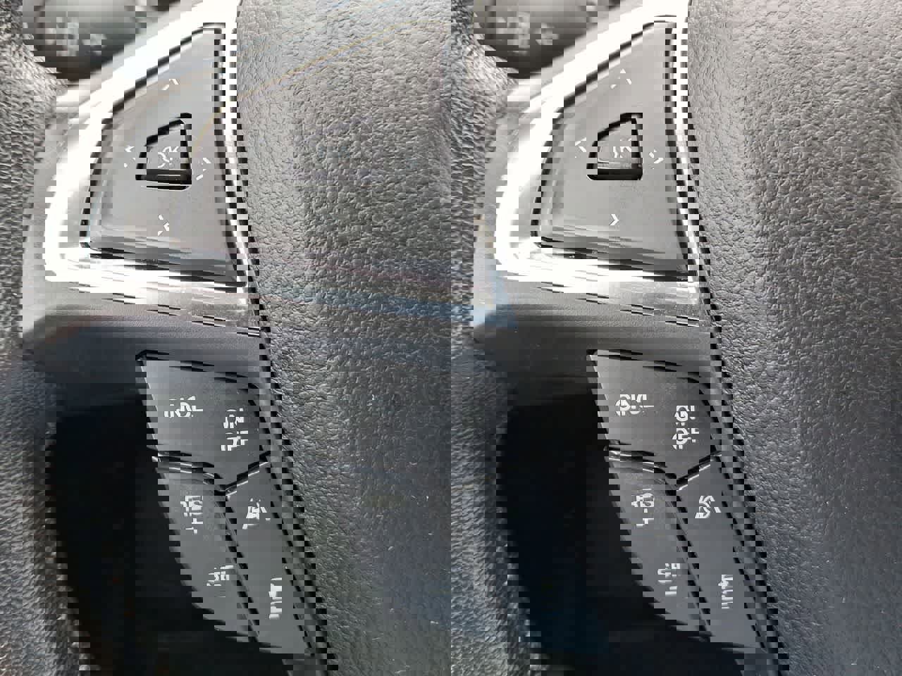 Used 2021 Ford Edge Titanium image 23