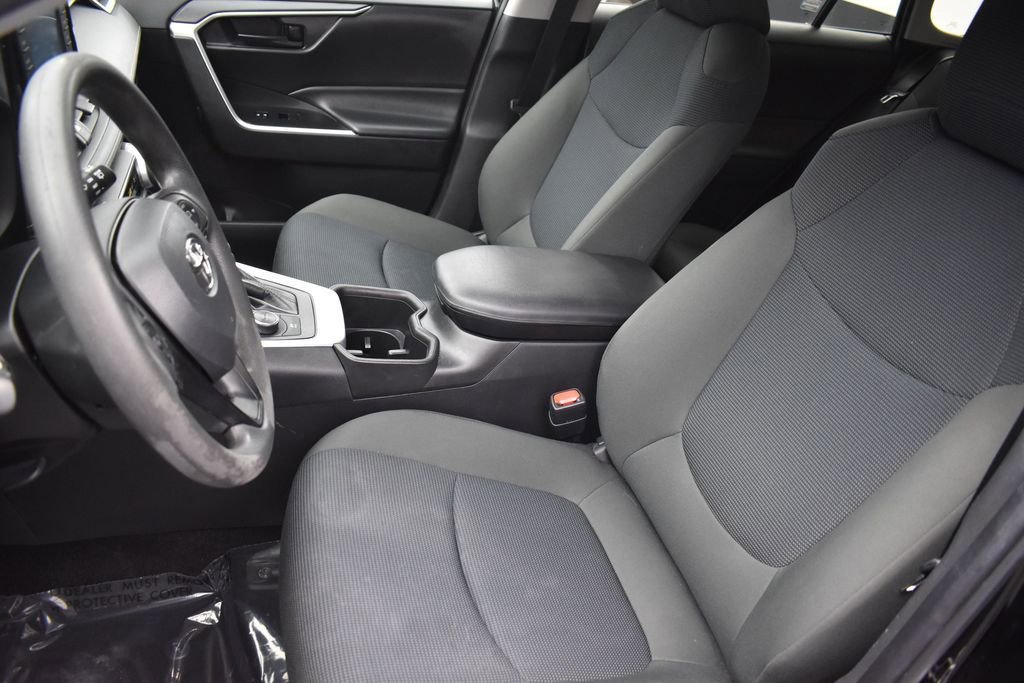 Used 2022 Toyota RAV4 LE AWD/4WD image 13