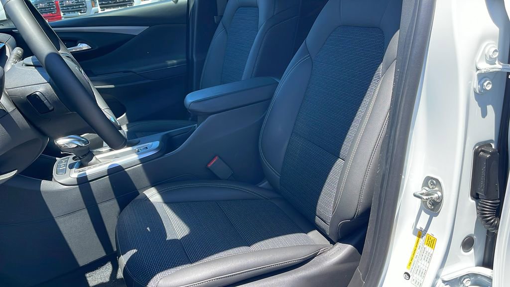 Used 2024 Buick Envista Preferred w/ Convenience I Package image 10