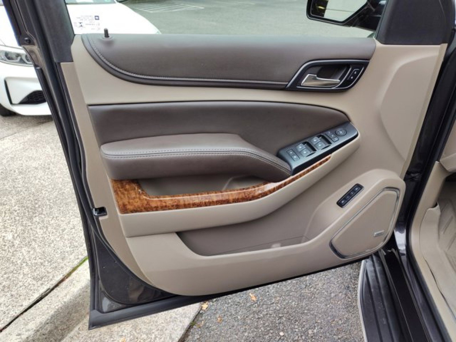 Used 2018 Chevrolet Tahoe Premier image 23