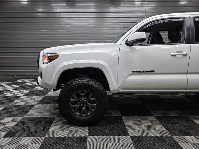 Used 2023 Toyota Tacoma SR5 AWD/4WD image 39