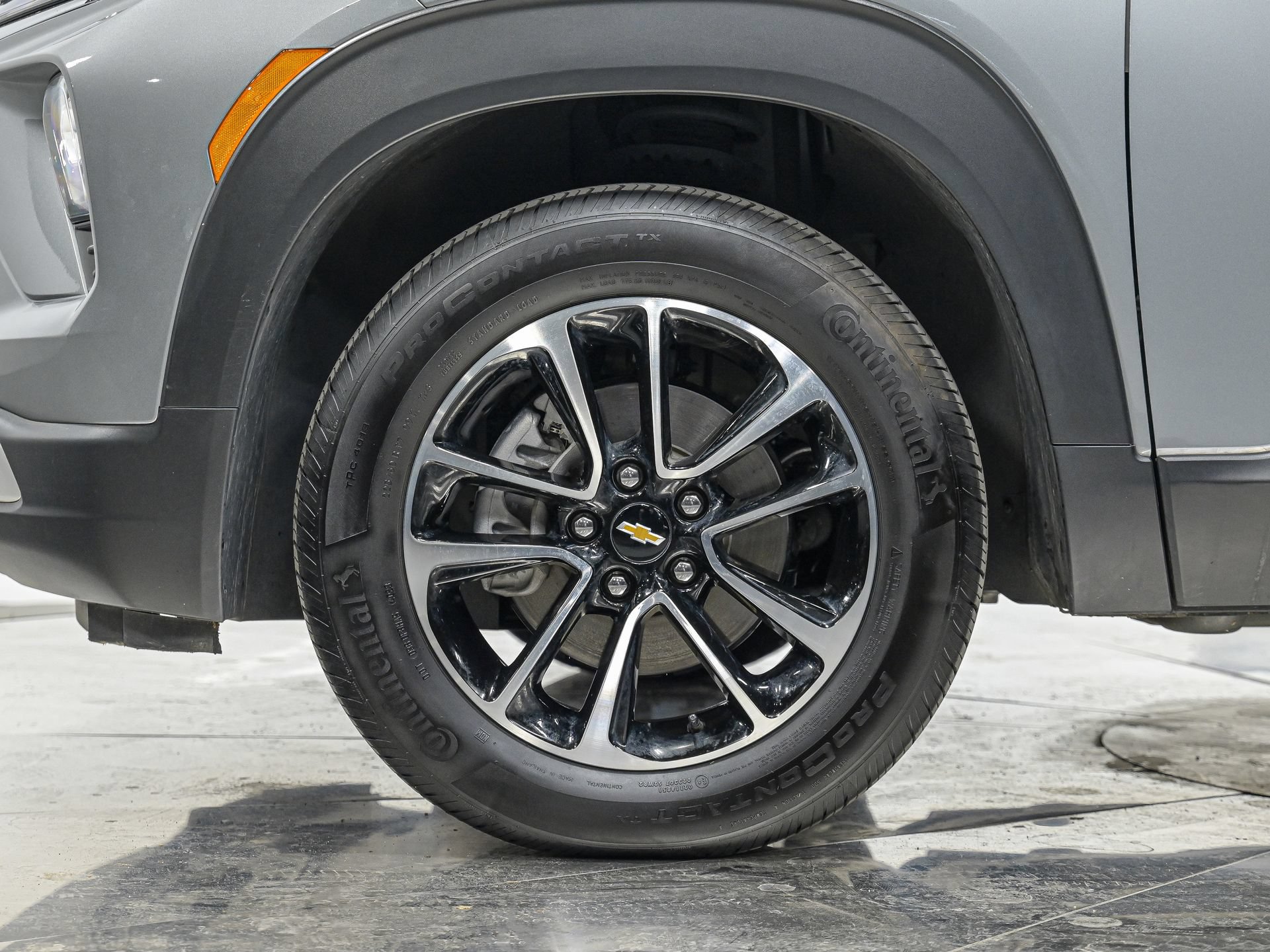 Used 2024 Chevrolet TrailBlazer LT w/ LT Cold Weather Package FWD image 3