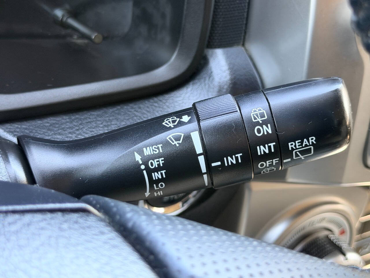 Used 2016 Toyota 4Runner Limited AWD/4WD image 39