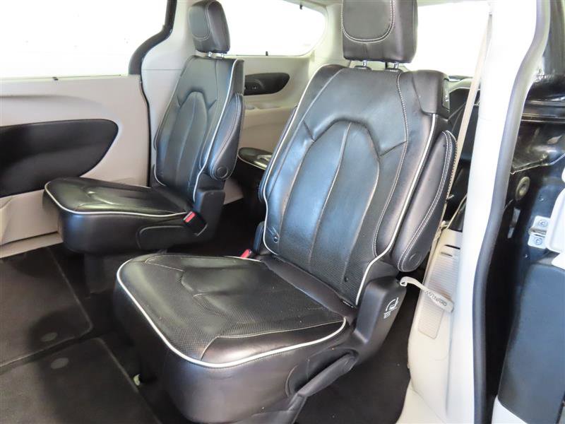 Used 2022 Chrysler Pacifica Limited image 17