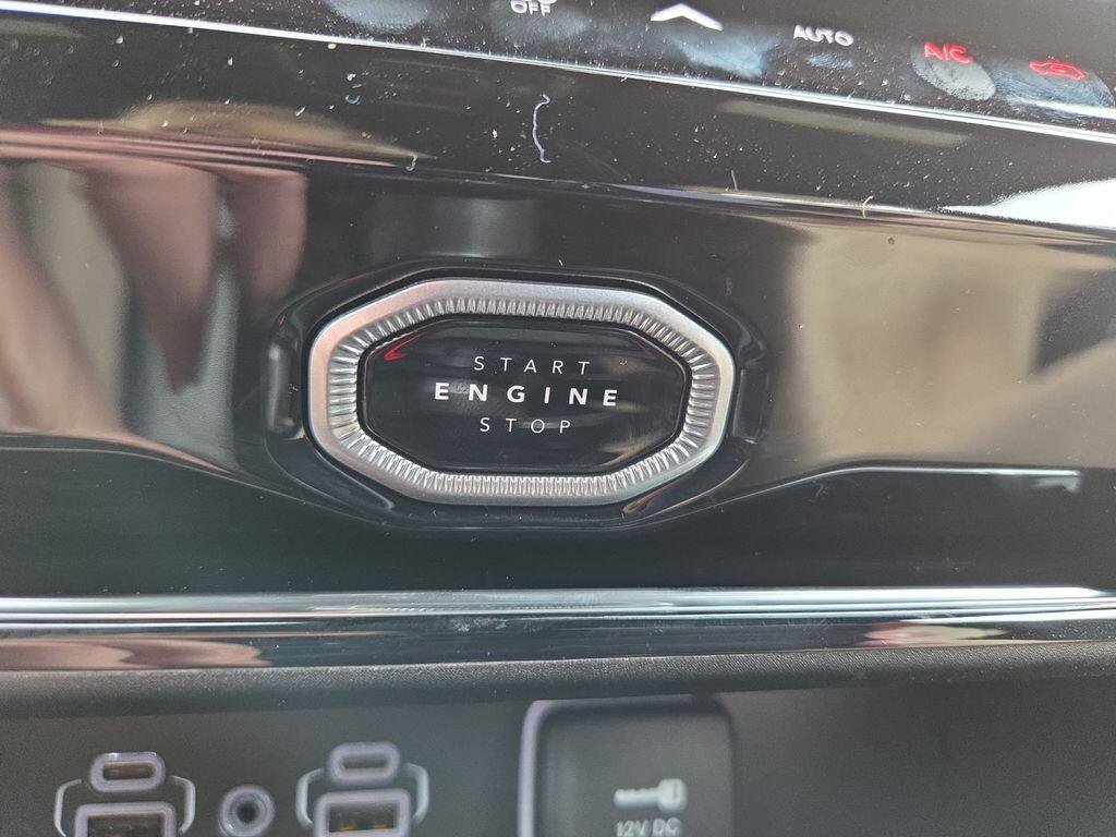 New 2026 Jeep Grand Cherokee Limited AWD/4WD image 17