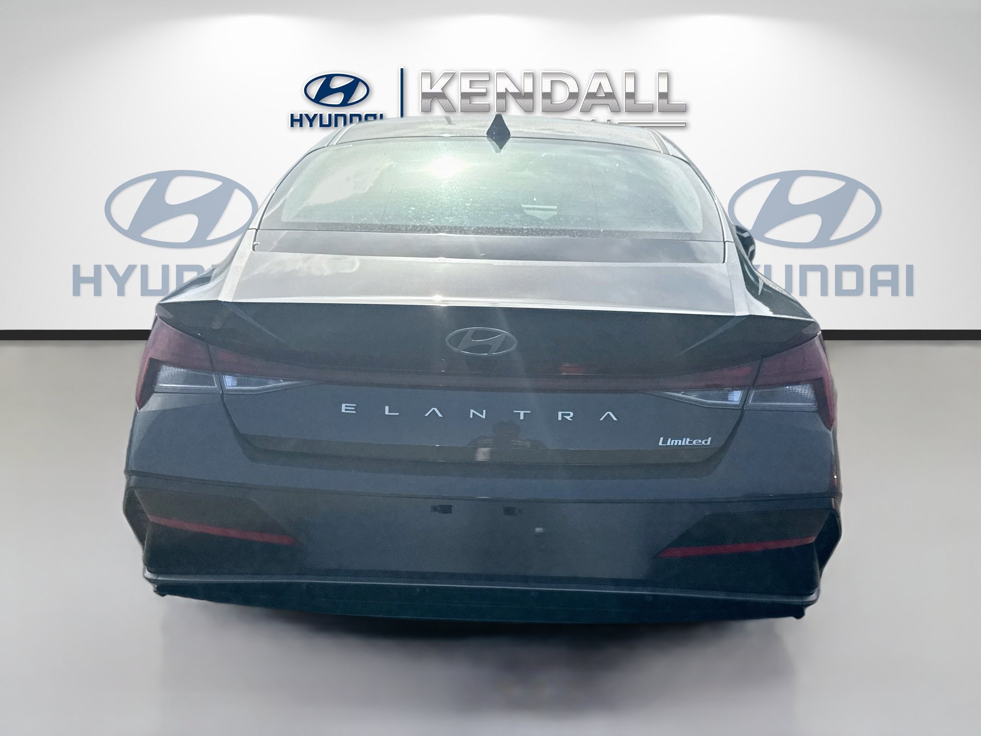 New 2026 Hyundai Elantra Limited FWD image 5