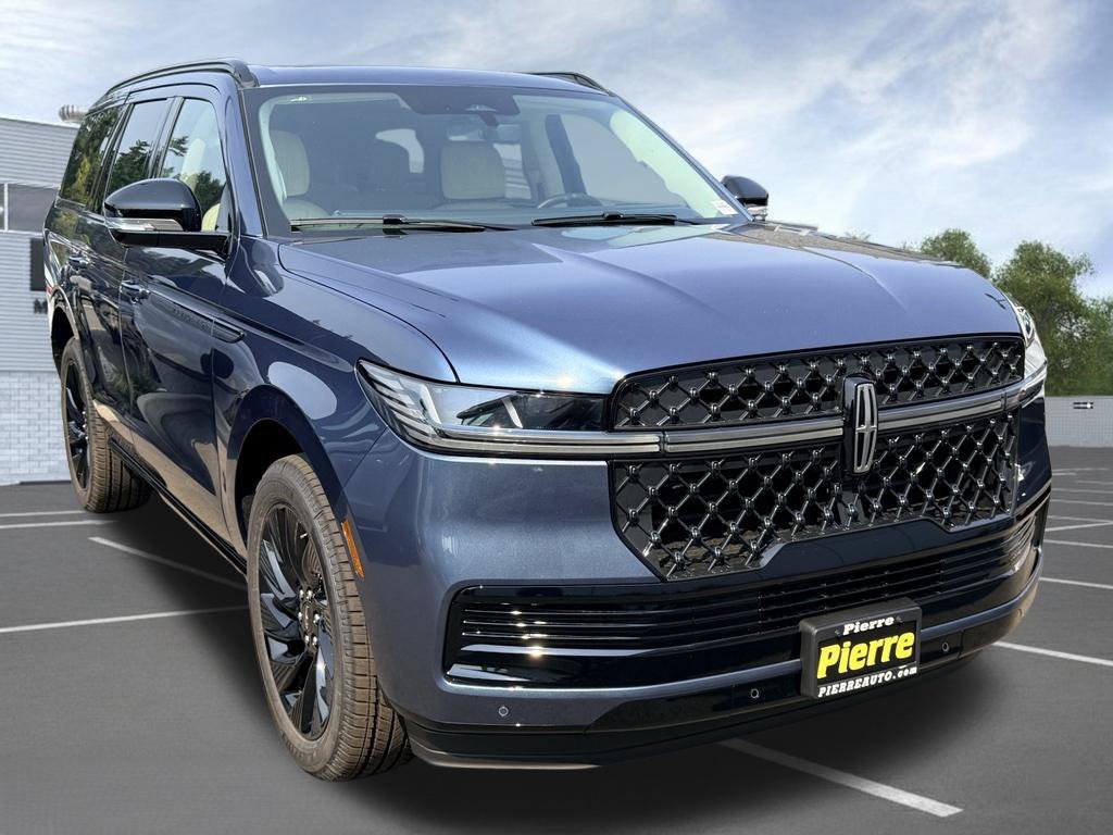 New 2027 Lincoln Navigator Reserve w/ Jet Appearance Package AWD/4WD image 2