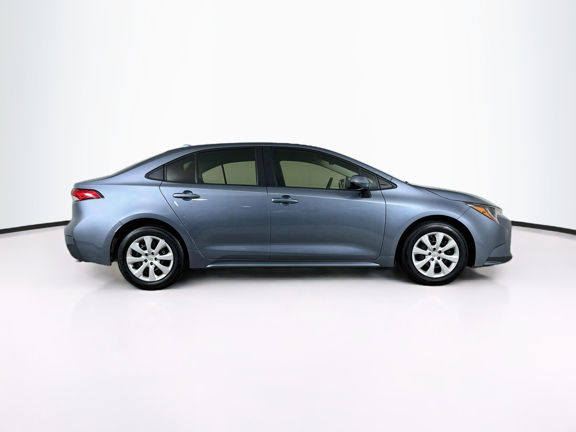 Used 2022 Toyota Corolla LE FWD image 10