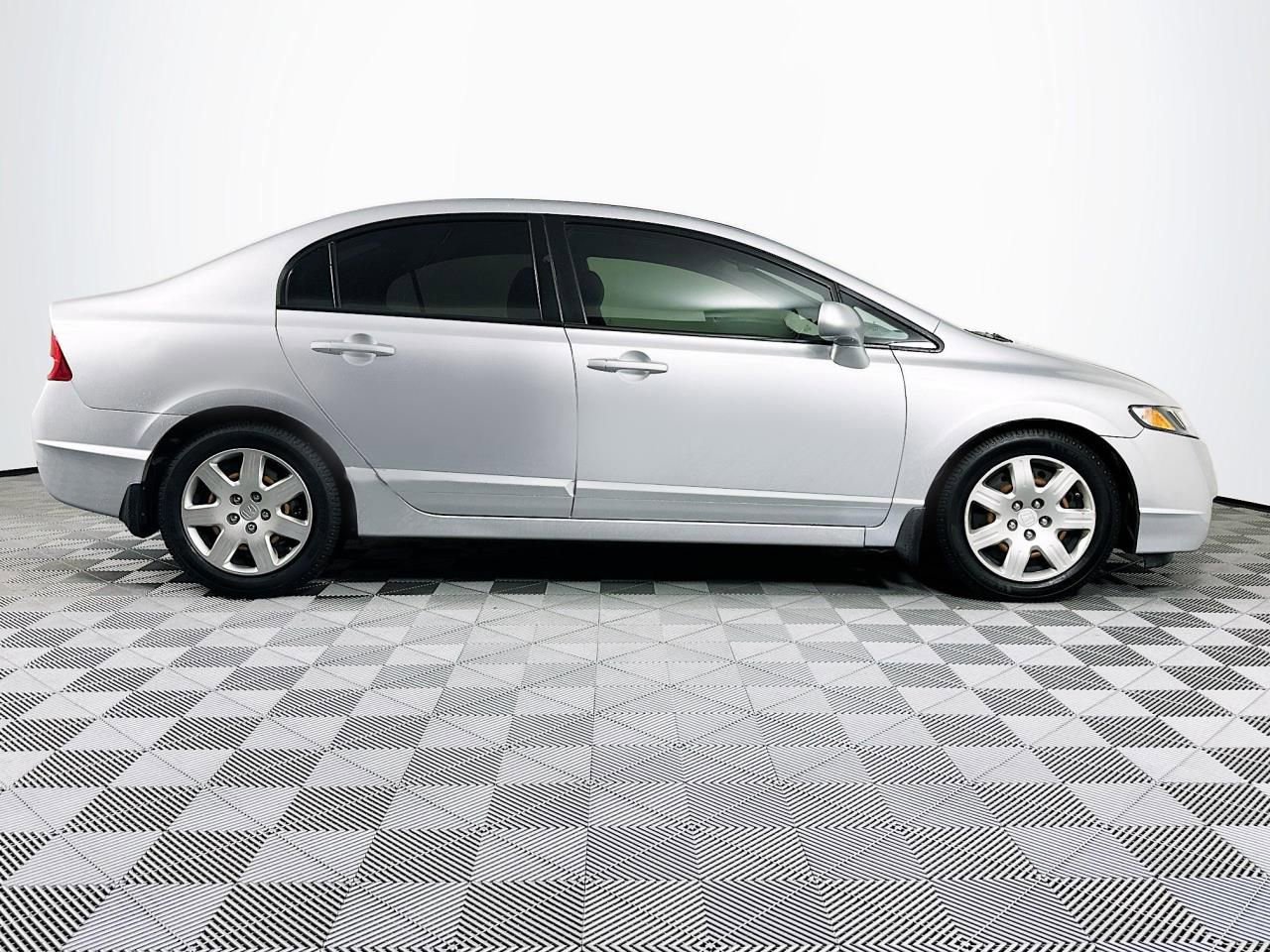Used 2010 Honda Civic LX image 7