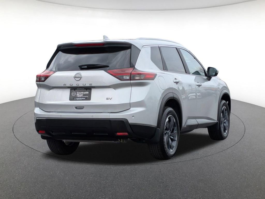 Used 2024 Nissan Rogue SV w/ SV Premium Package image 5